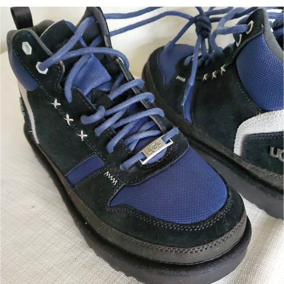 *NWT* UGG Australia Highland Hi Heritage Trainer Suede and Canvas Boots. - Picture 3 of 4